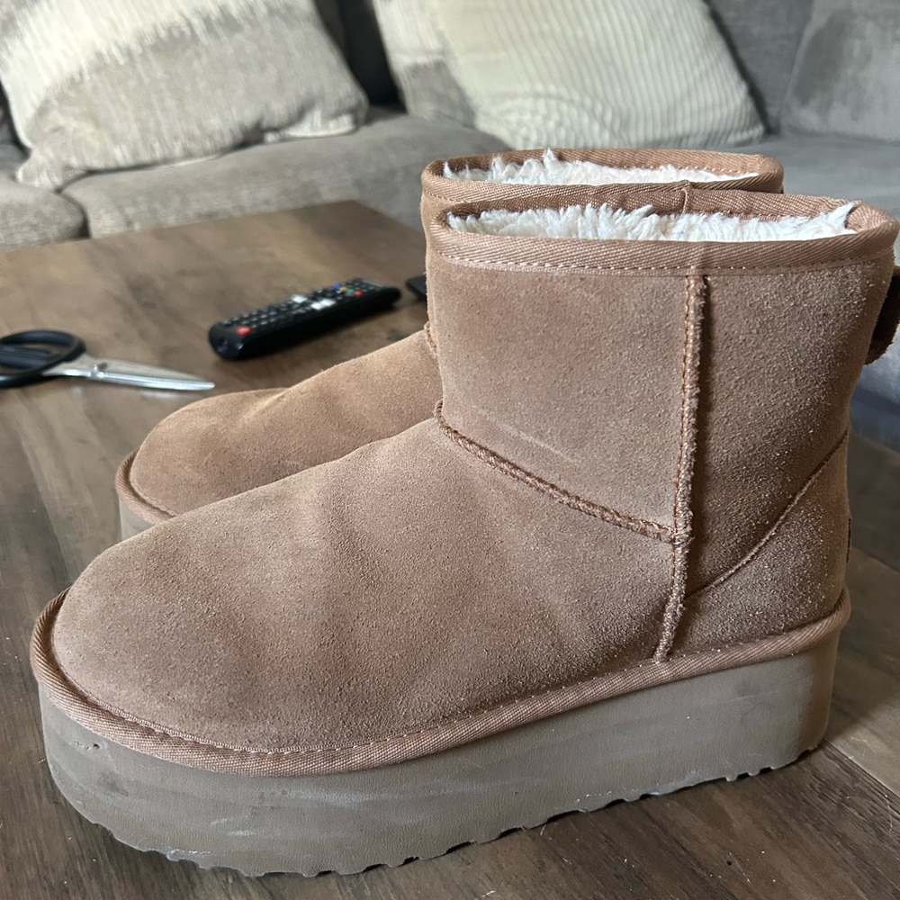 UGG CLASSIC MINI PLATFORM